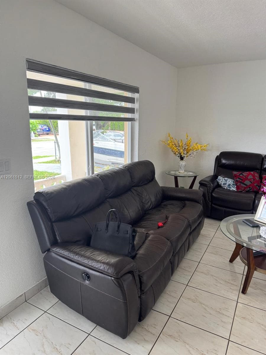 80 W 56th St, Hialeah FL 33012 photo 2