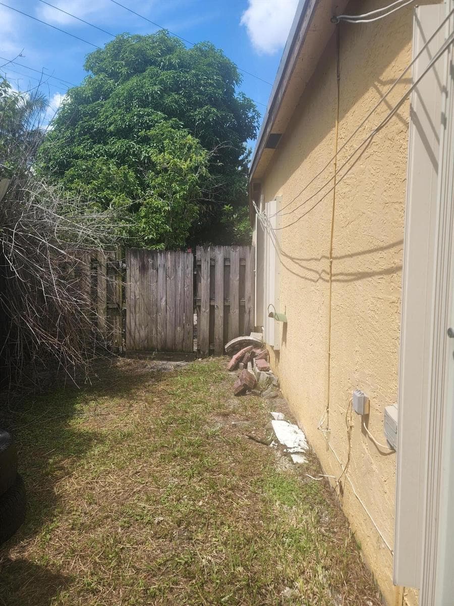 2430 SW 82ND Terrace, Miramar FL 33025 photo 2