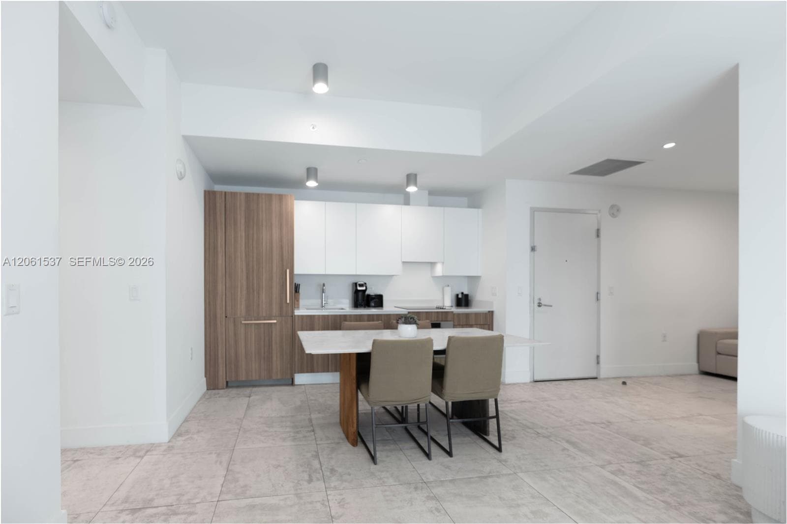 239 SW 9th St # 2103, Miami FL 33130 photo 2