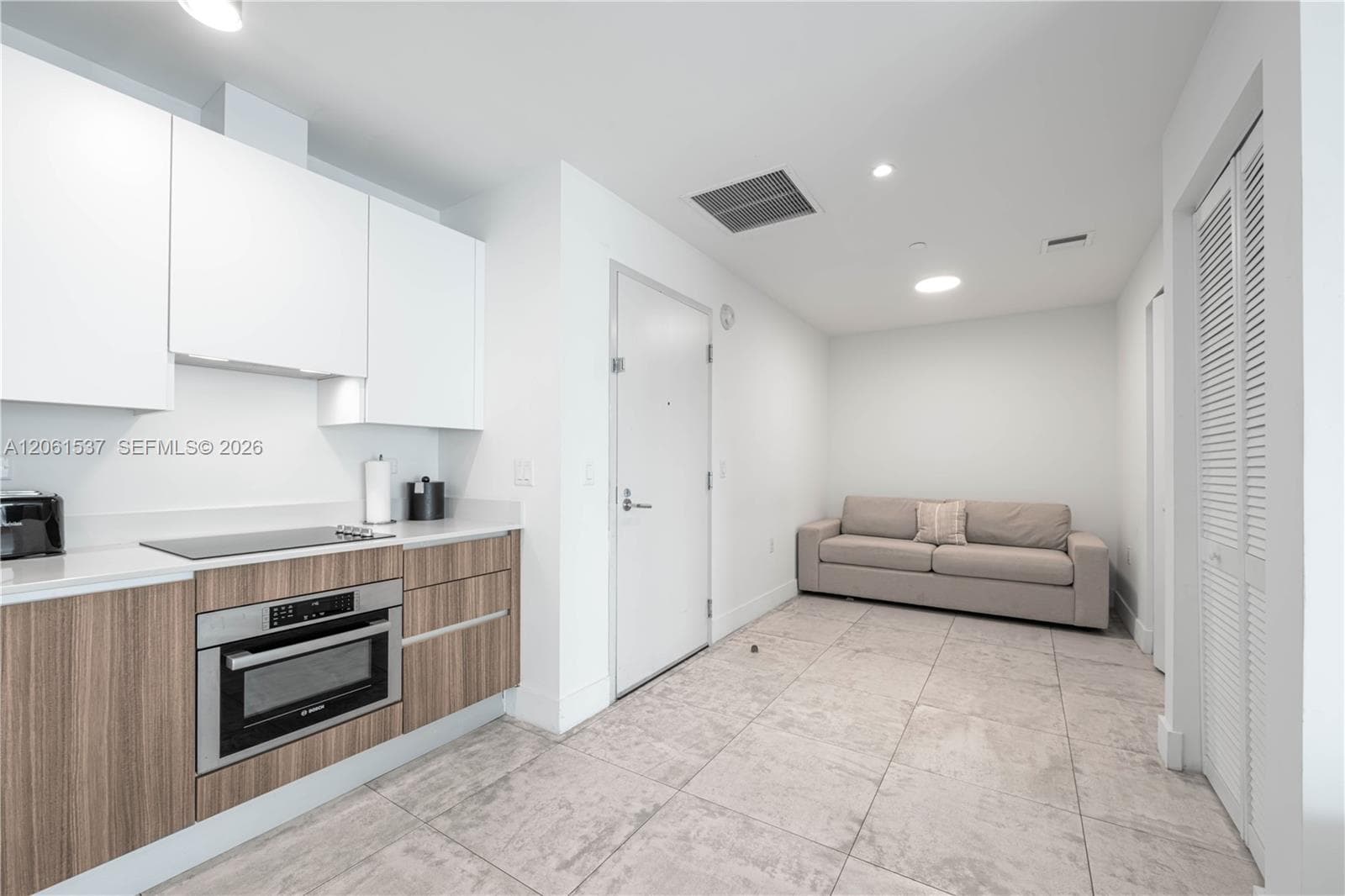 239 SW 9th St # 2103, Miami FL 33130 photo 3