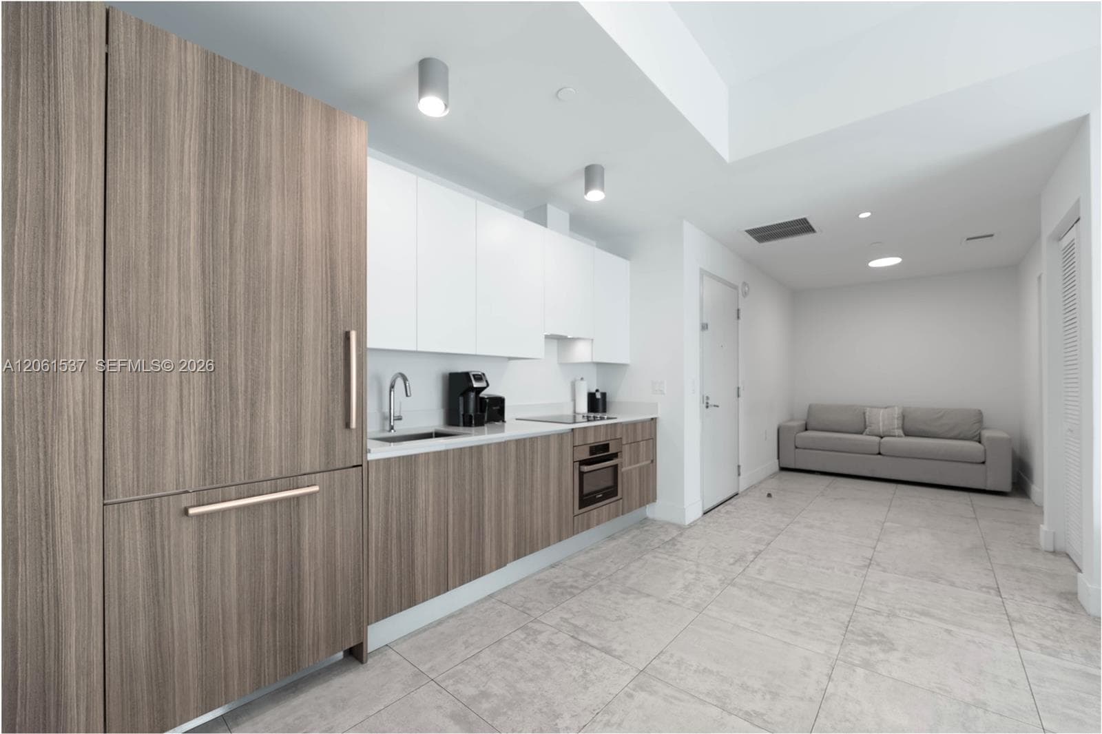 239 SW 9th St # 2103, Miami FL 33130 photo 5