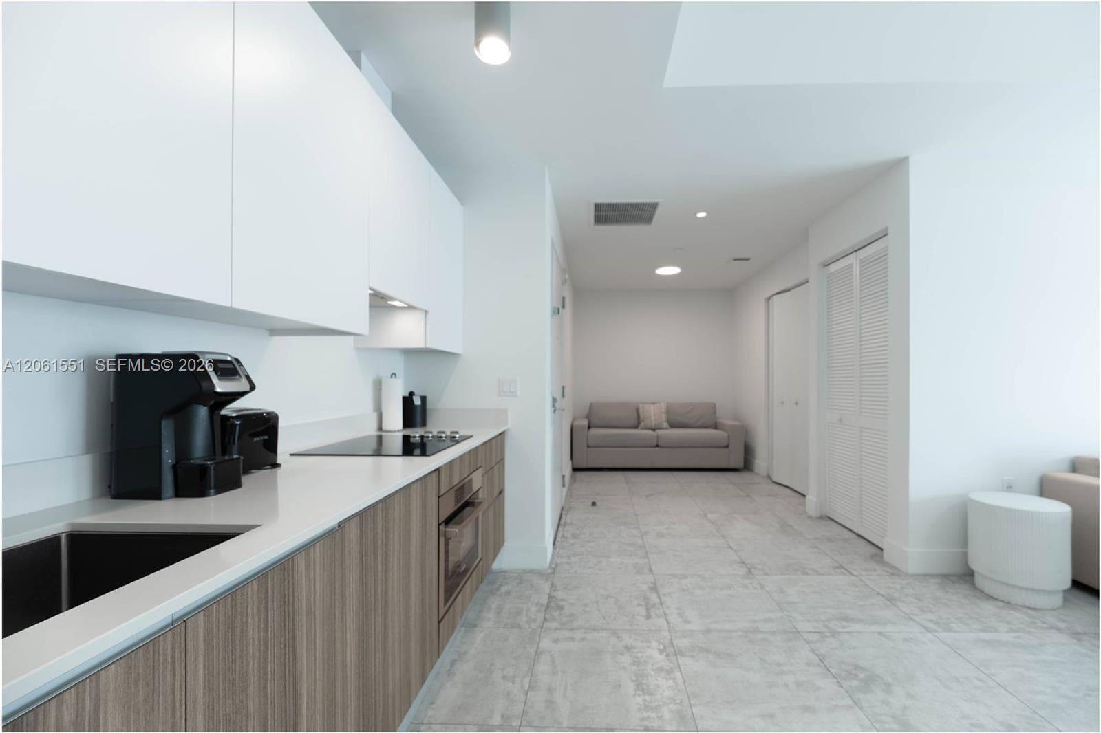 239 SW 9th St # 2103, Miami FL 33130 photo 3