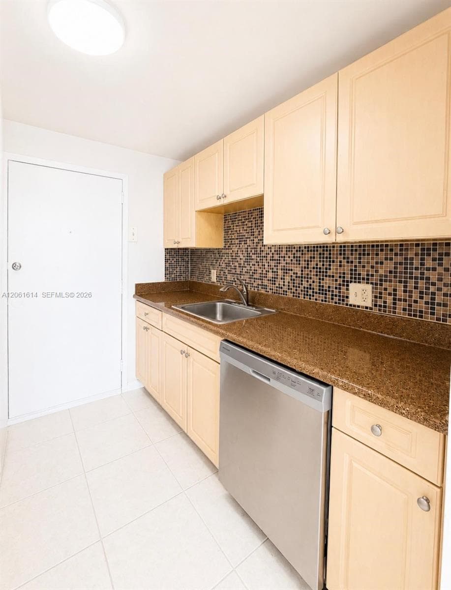 2020 NE 135th St # 710, North Miami FL 33181 photo 5