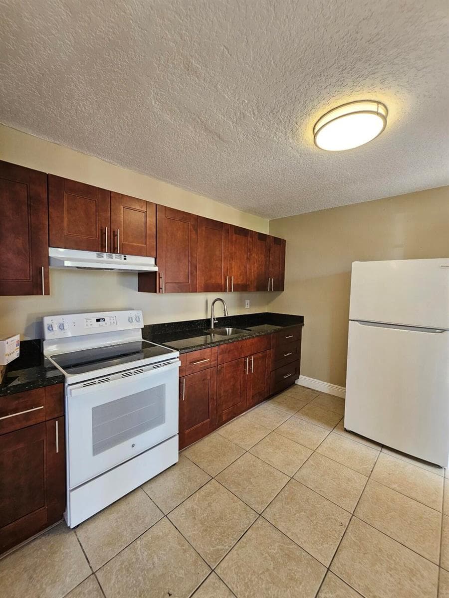 1200 W Blue Heron Boulevard # 5, Riviera Beach FL 33404 photo 2