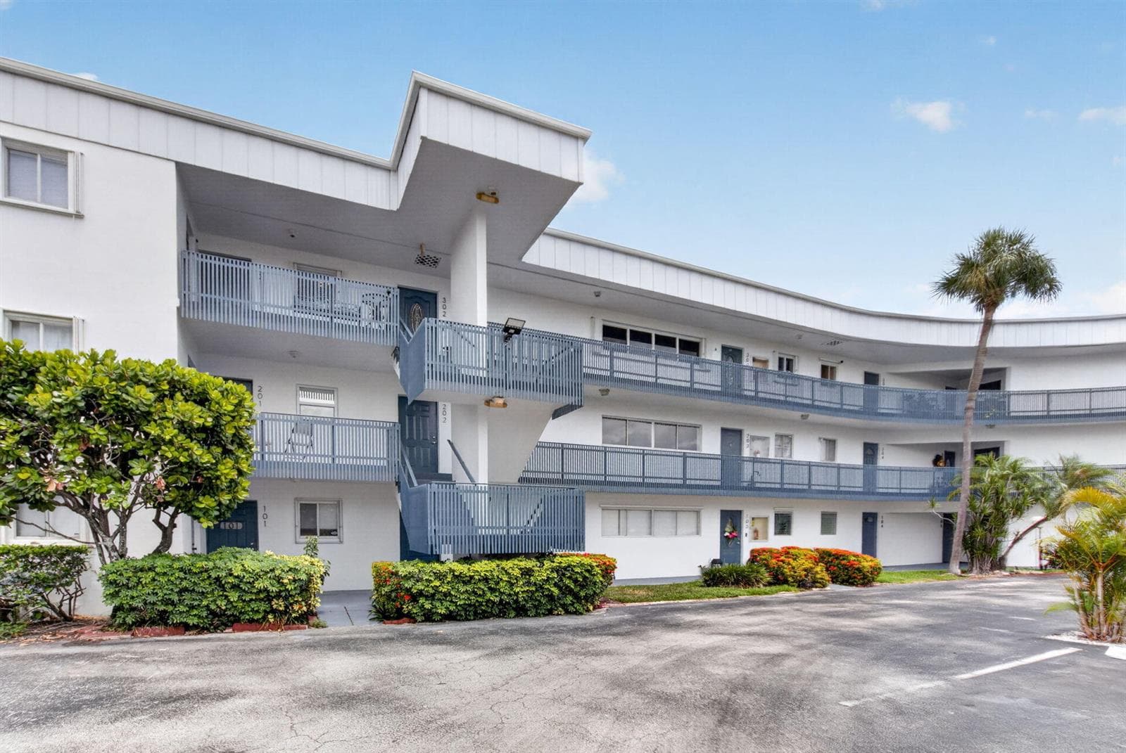 200 Waterway Drive S # 303, Lantana FL 33462 photo 3