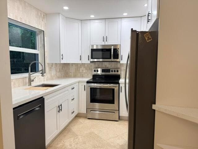 550 SW Natura Avenue, Deerfield Beach FL 33441 photo 2