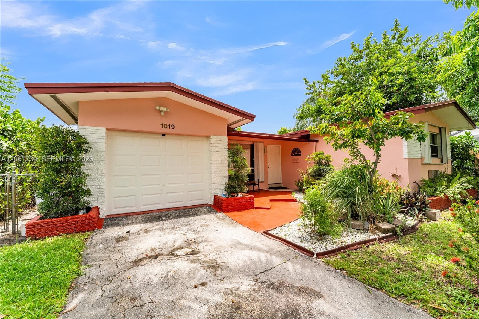 1019 S 29th Ave, Hollywood FL 33020