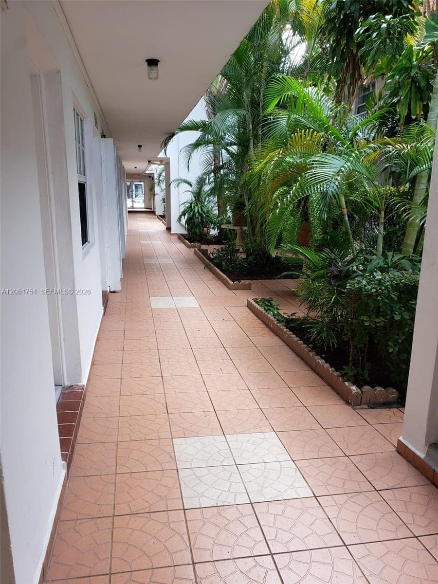 525 Meridian Ave # 102, Miami Beach, FL 33139 photo 3