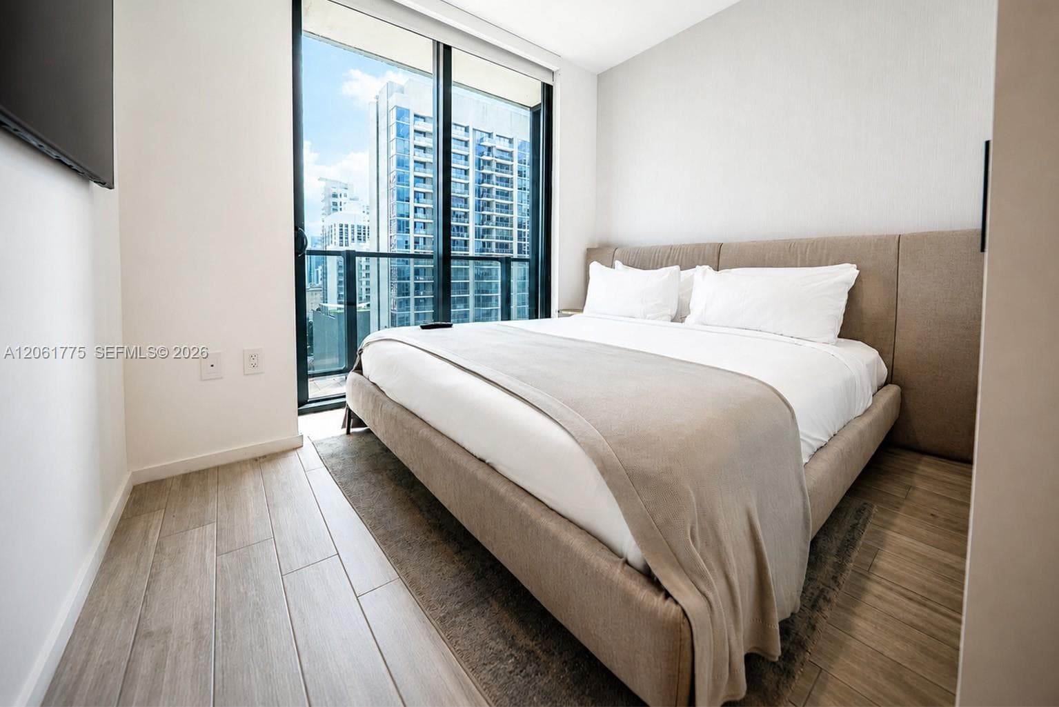 398 NE 5th St # 1615, Miami FL 33132 photo 5