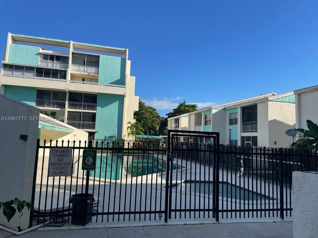 2017 NW 46th Ave # A202, Lauderhill FL 33313