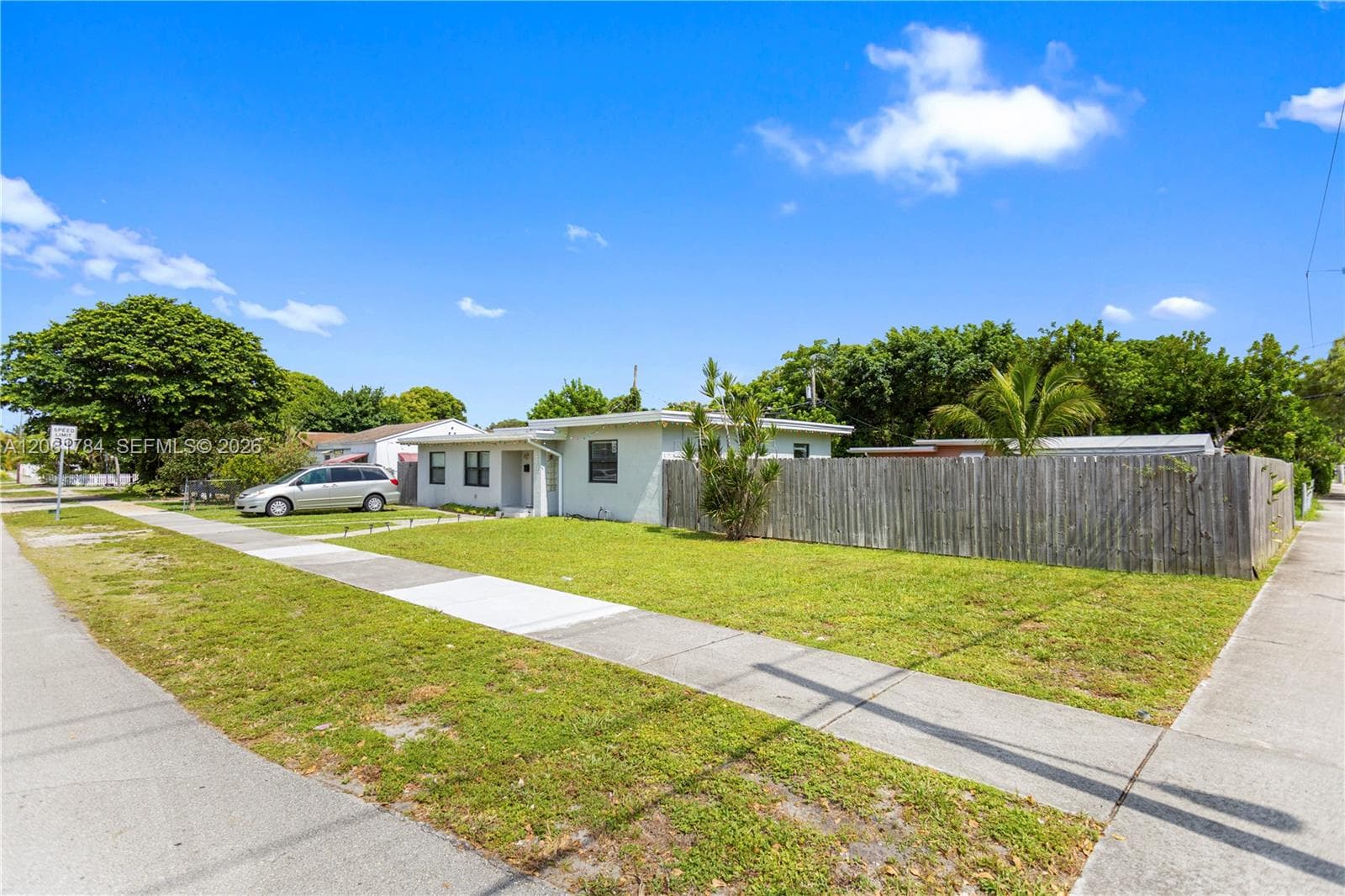2407 Dewey St, Hollywood FL 33020 photo 5