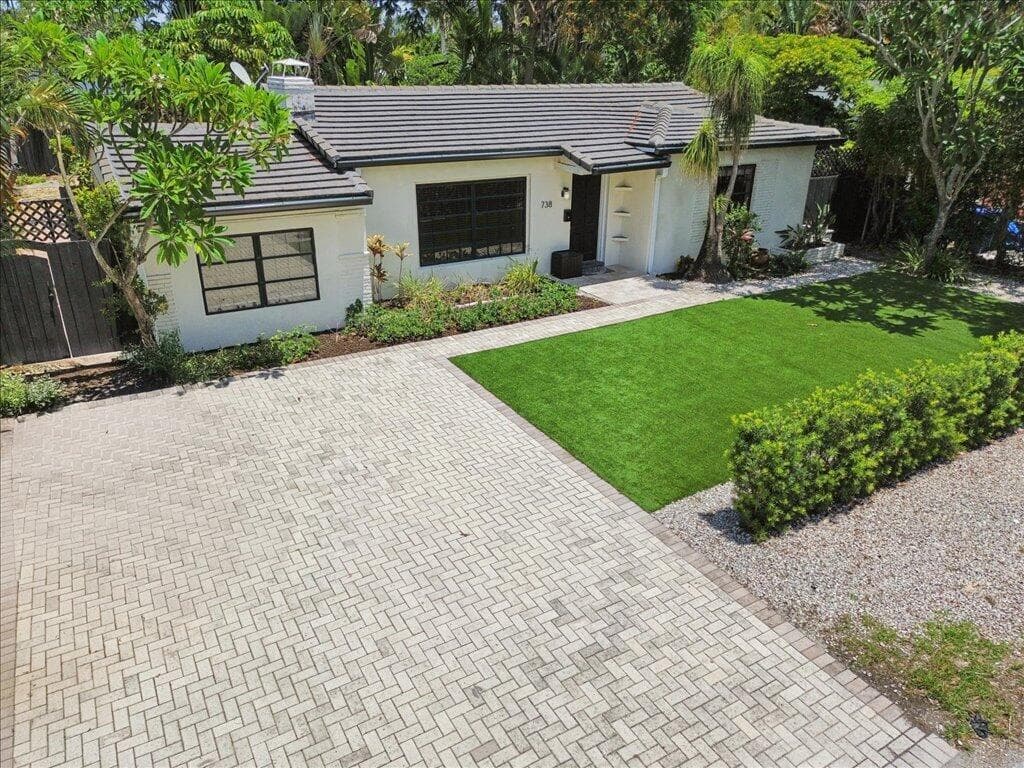 738 NE 16TH Avenue, Fort Lauderdale FL 33304 photo 2