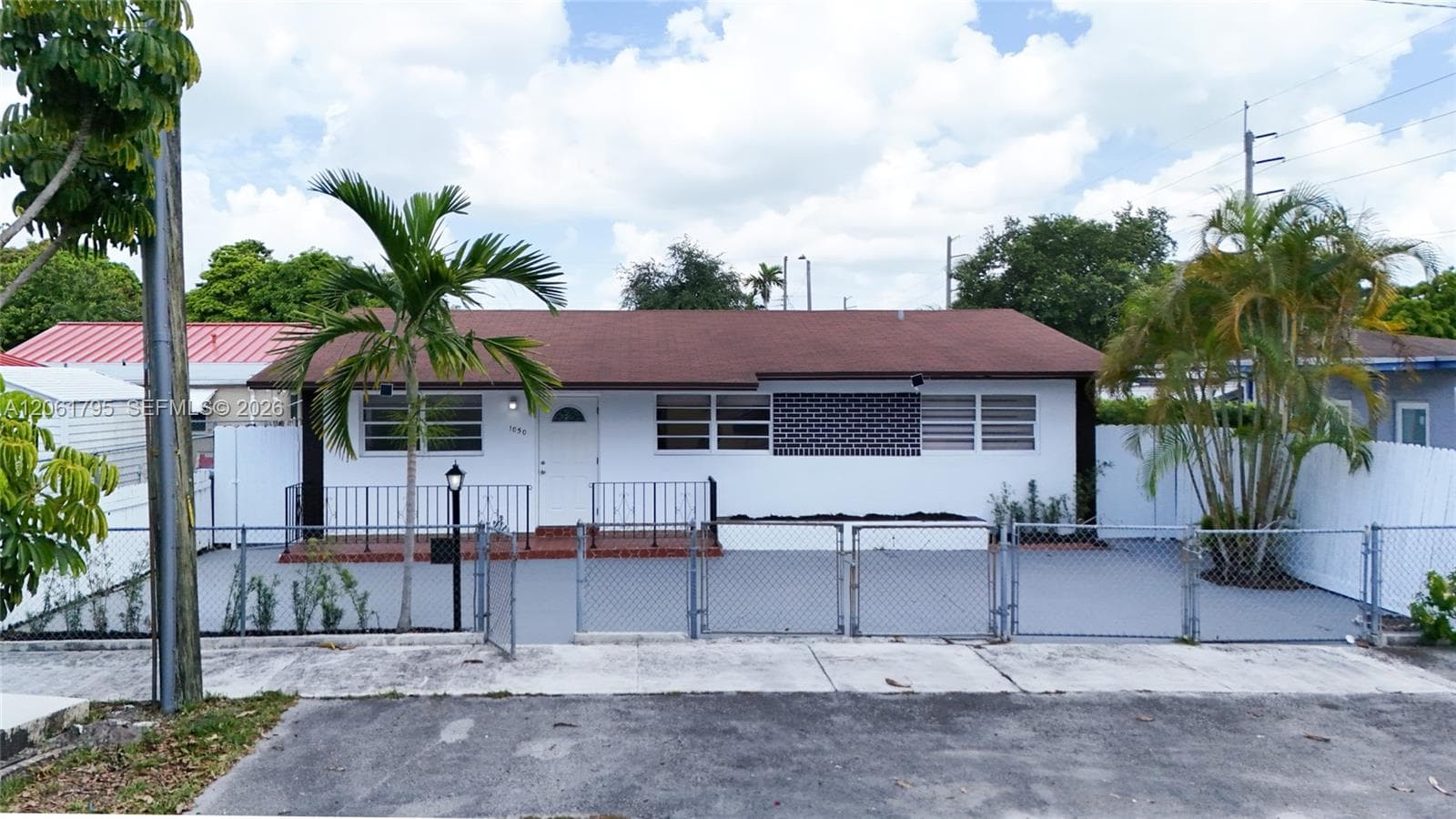 1055 NW 32nd Ct, Miami FL 33125 photo 2