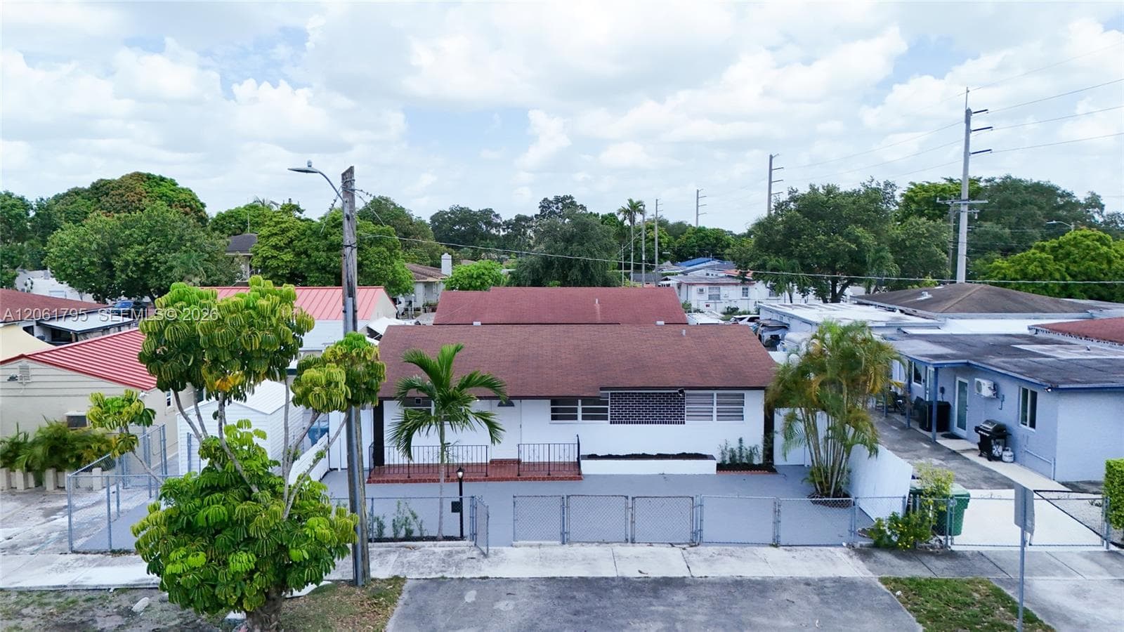 1055 NW 32nd Ct, Miami FL 33125 photo 3