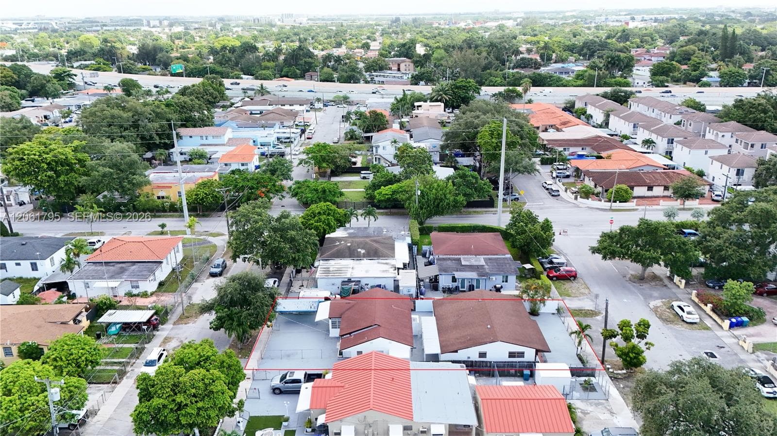 1055 NW 32nd Ct, Miami FL 33125 photo 4