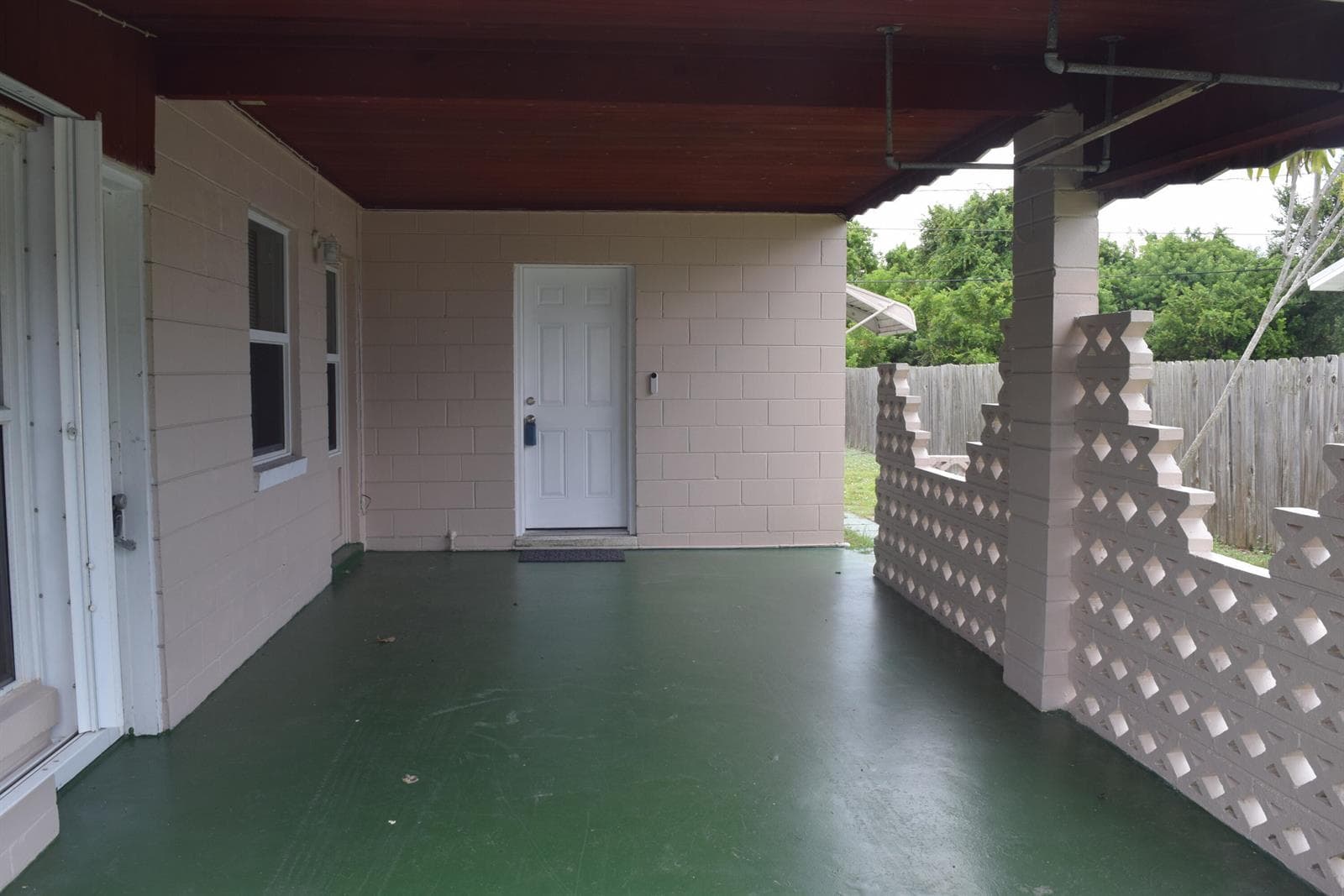 1622 NE Maureen Court, Jensen Beach FL 34957 photo 2