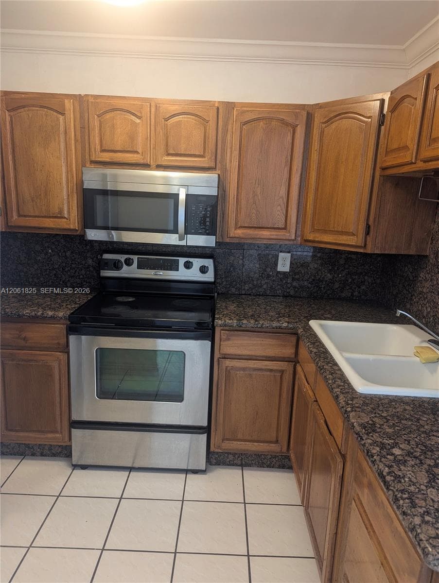 1051 SW 1st St # 411, Miami FL 33130 photo 2