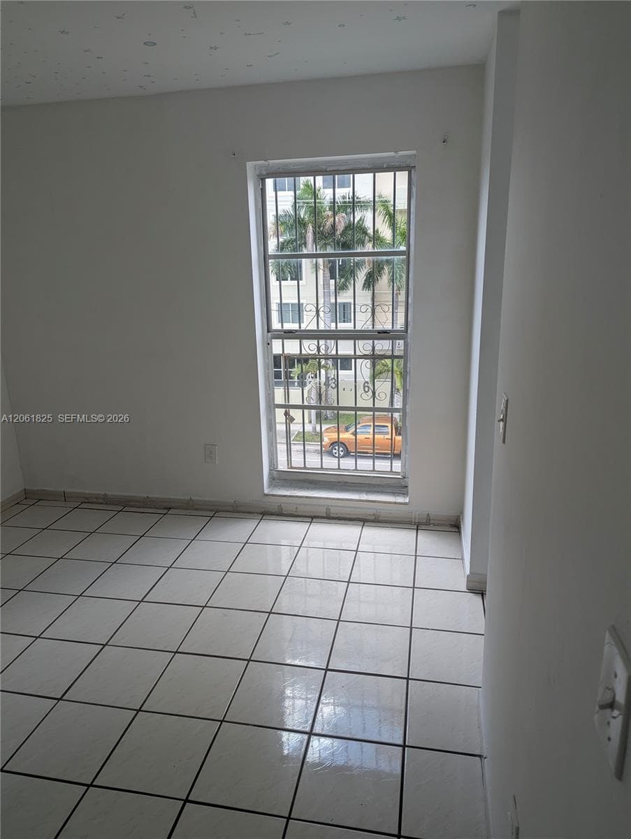 1051 SW 1st St # 411, Miami FL 33130 photo 5