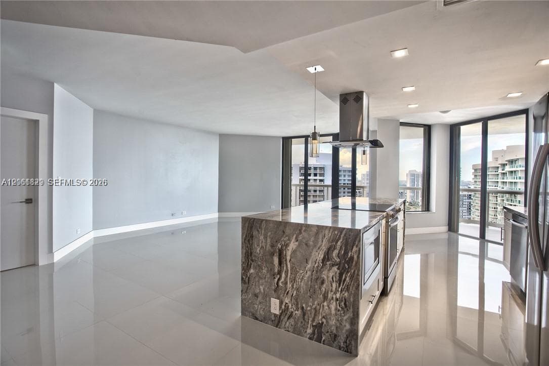 20191 E Country Club Dr # 2703, Aventura FL 33180 photo 3