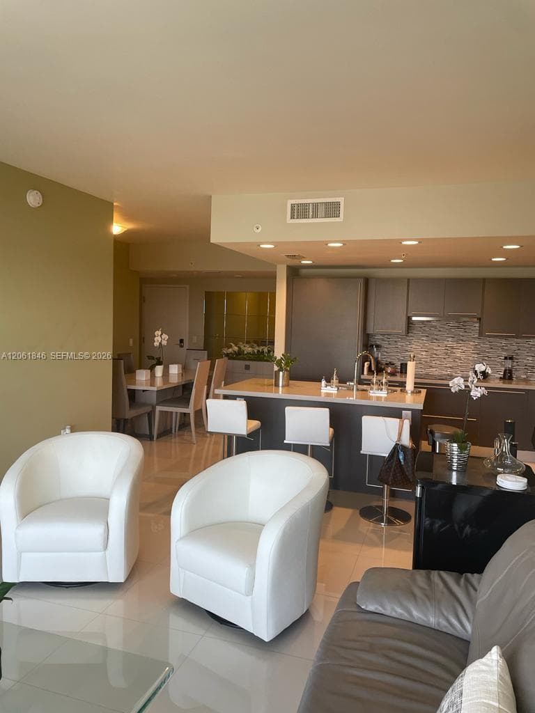 7661 NW 107th Ave # 608, Doral FL 33178 photo 2