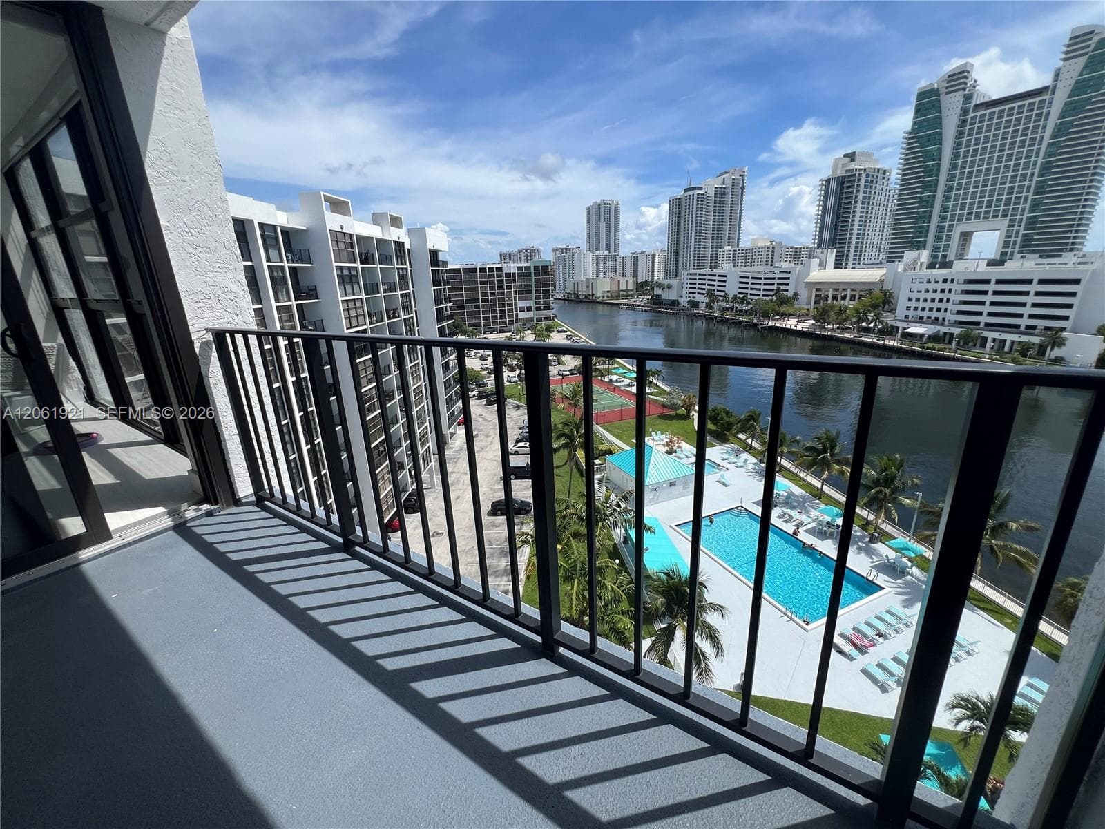 200 Leslie Dr # 1017, Hallandale Beach FL 33009 photo 4