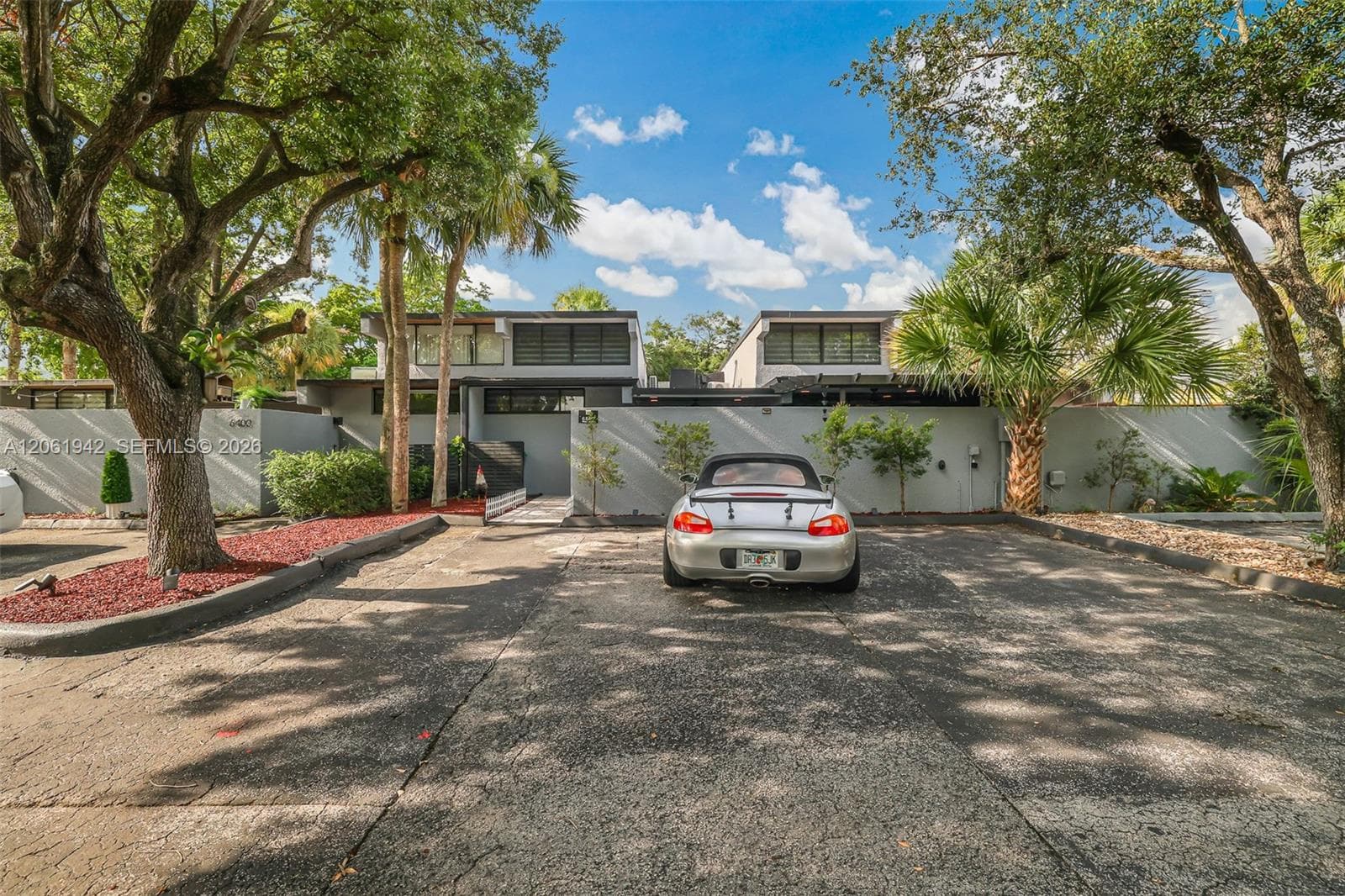 6402 Windmill Gate Rd, Miami Lakes FL 33014 photo 2