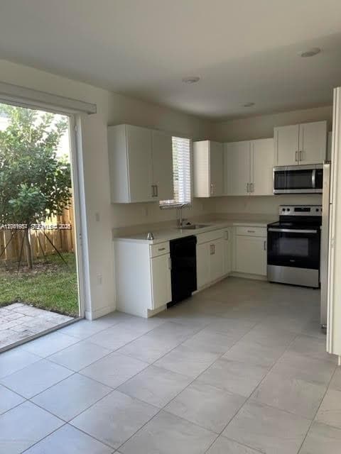 2435 SE 11th St, Homestead FL 33035 photo 2