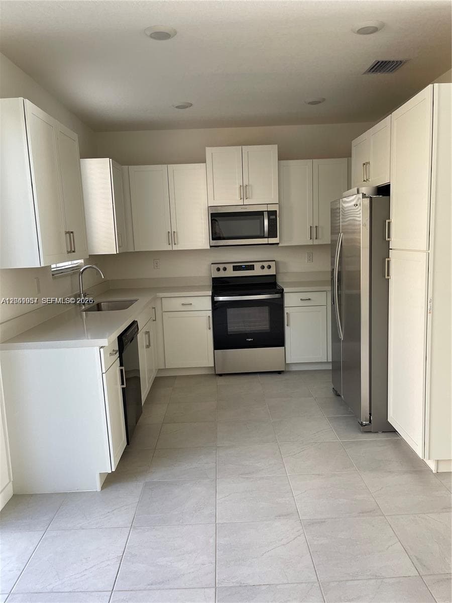 2435 SE 11th St, Homestead FL 33035 photo 4