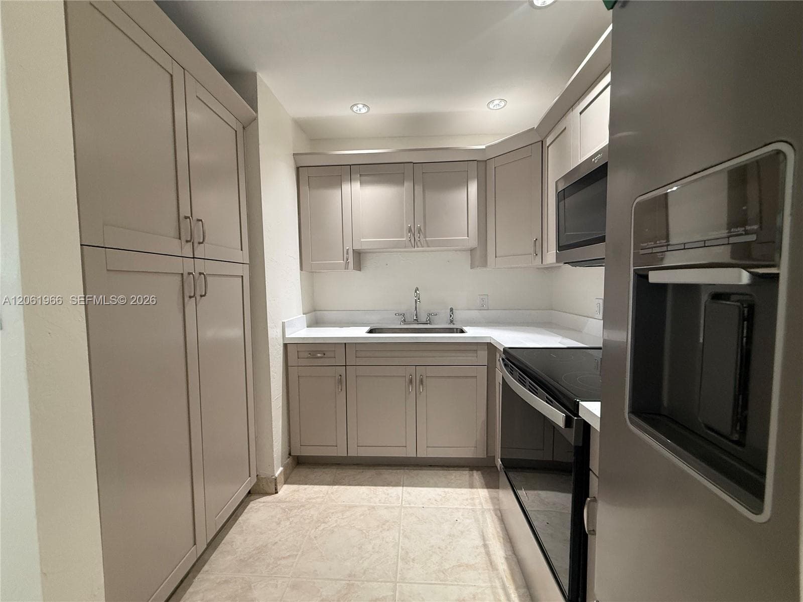 2520 NW 155th St, Miami Gardens FL 33054 photo 4