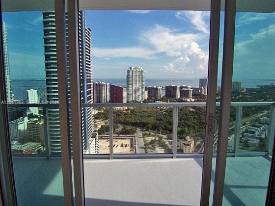 79 SW 12th St # UPH4001-S, Miami FL 33130 photo 3