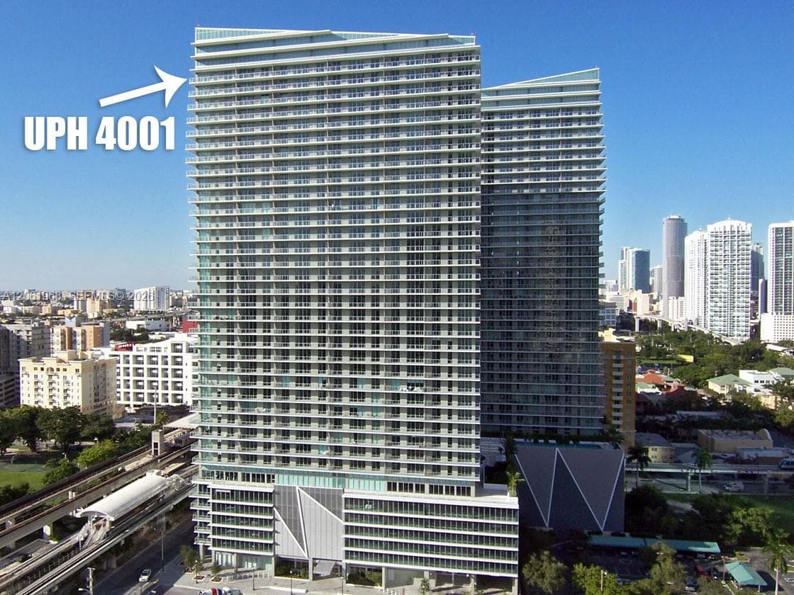 79 SW 12th St # UPH4001-S, Miami FL 33130