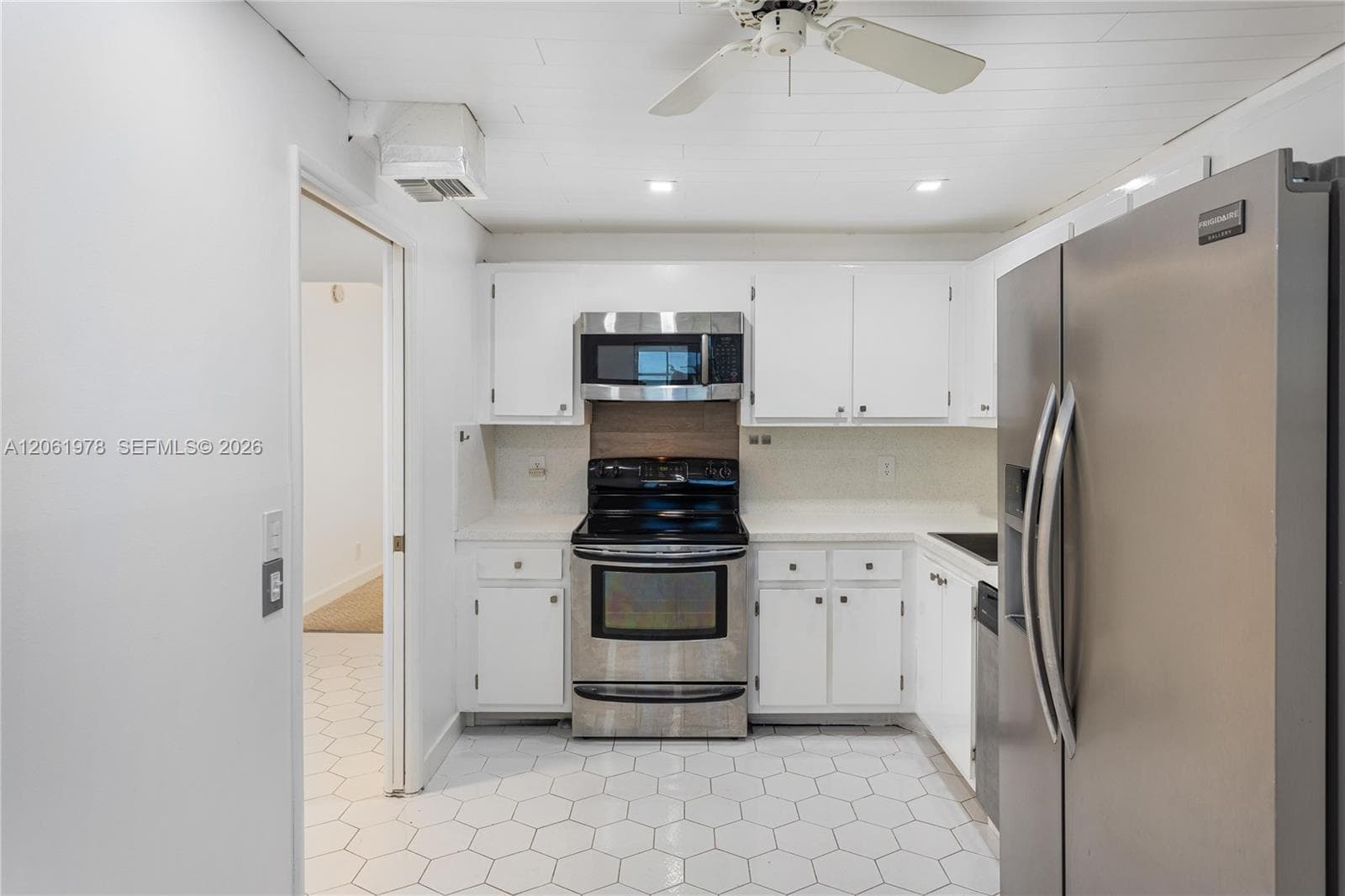 4030 W Palm Aire Dr # 407, Pompano Beach FL 33069