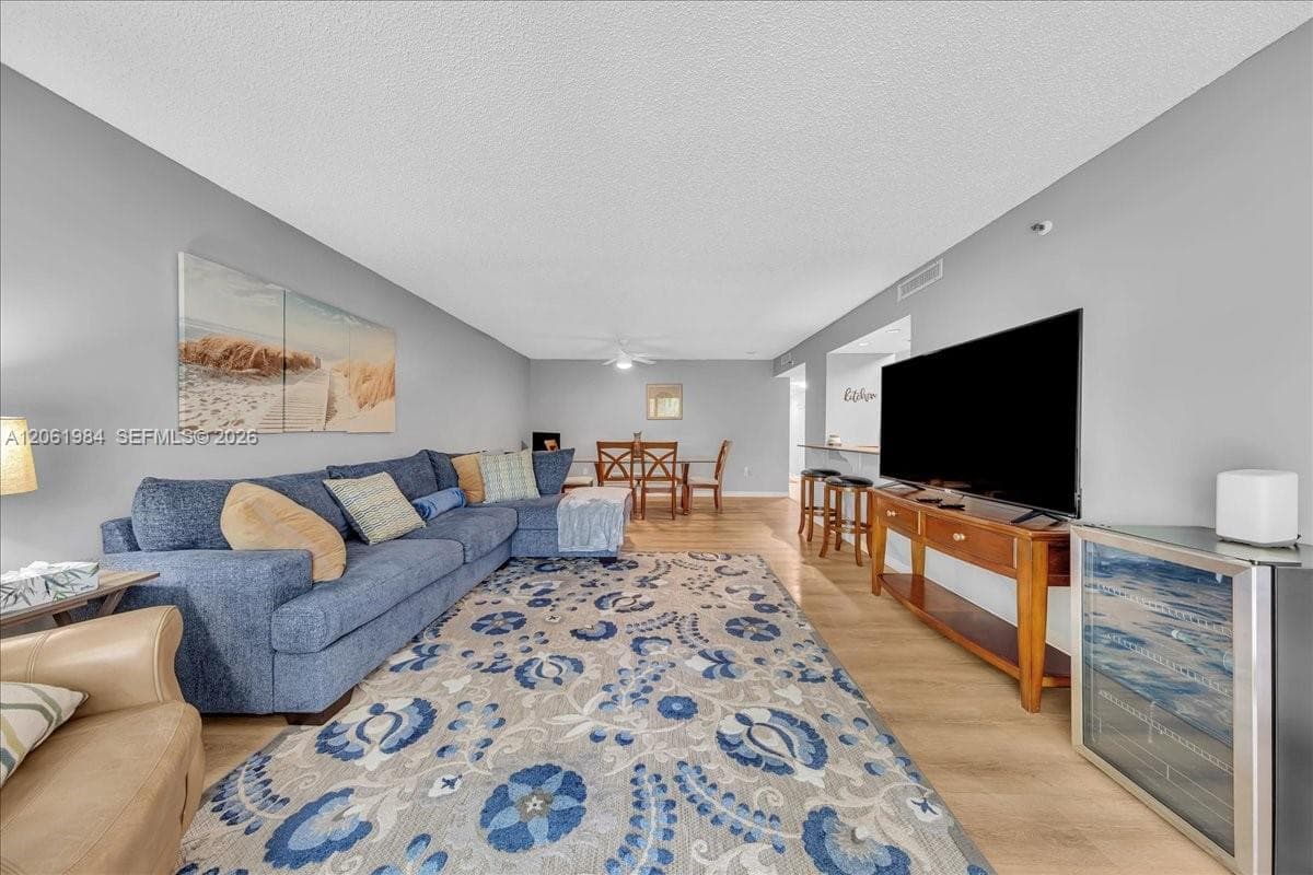 2240 N Cypress Bend Dr # 204, Pompano Beach FL 33069 photo 3