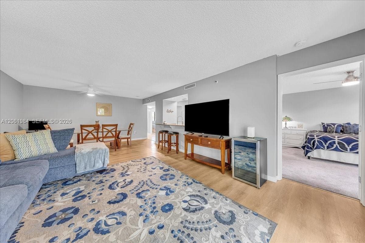 2240 N Cypress Bend Dr # 204, Pompano Beach FL 33069 photo 4