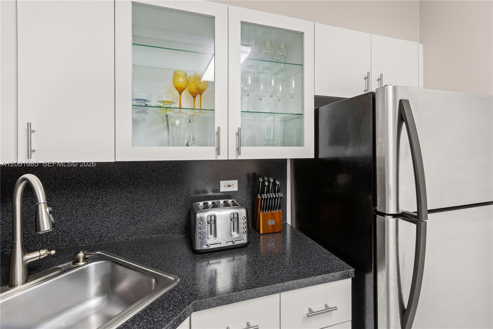 5601 Collins Ave # 1216, Miami Beach FL 33140 photo 4