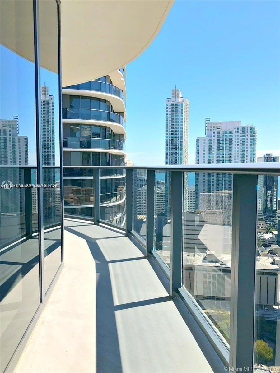 55 SW 9th St # 2903, Miami FL 33130 photo 4