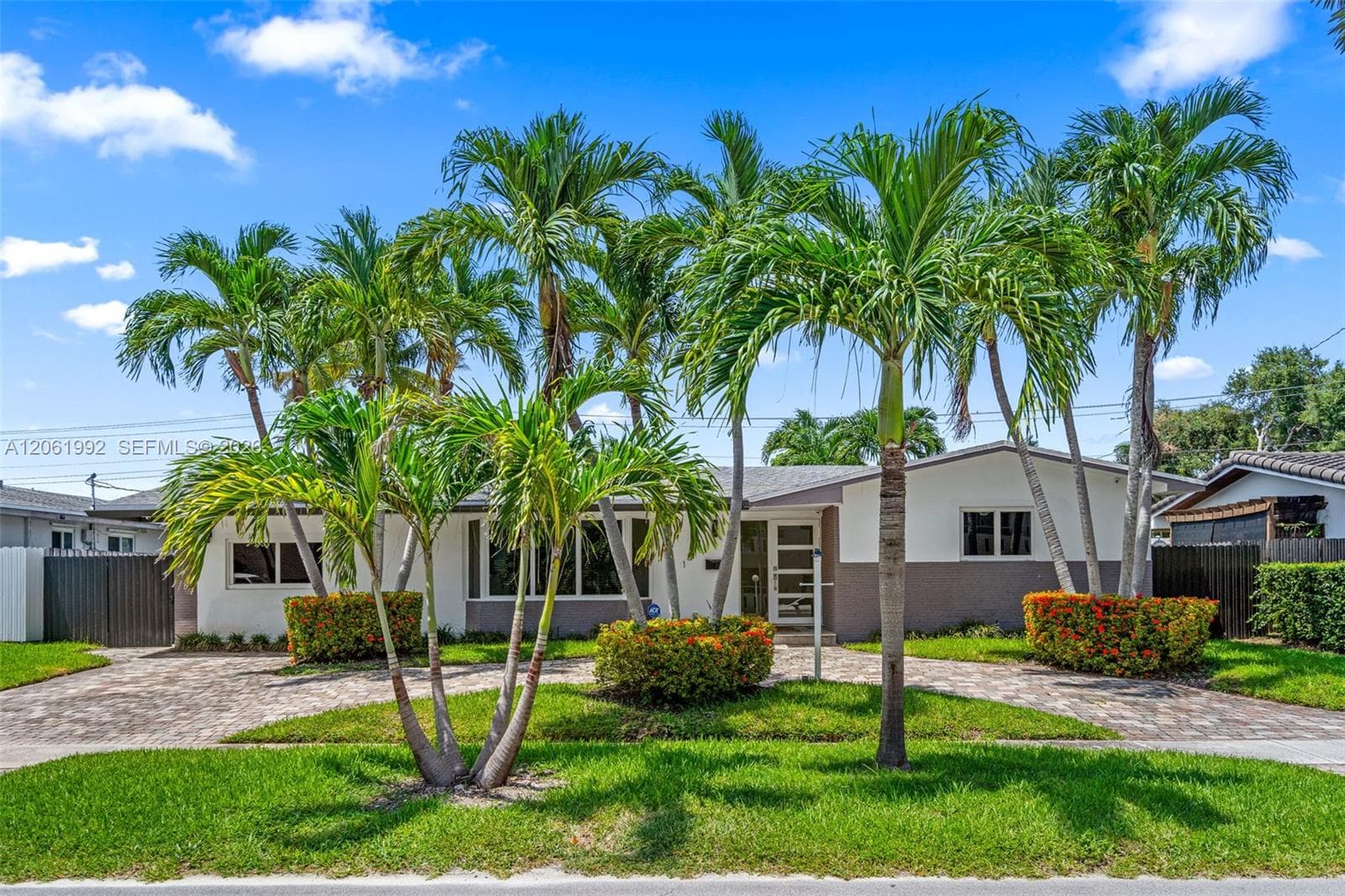 1871 NE 186th St, North Miami Beach FL 33179 photo 2