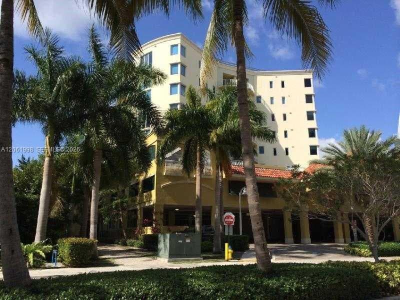 3000 NE 188th St # 603, Aventura FL 33180