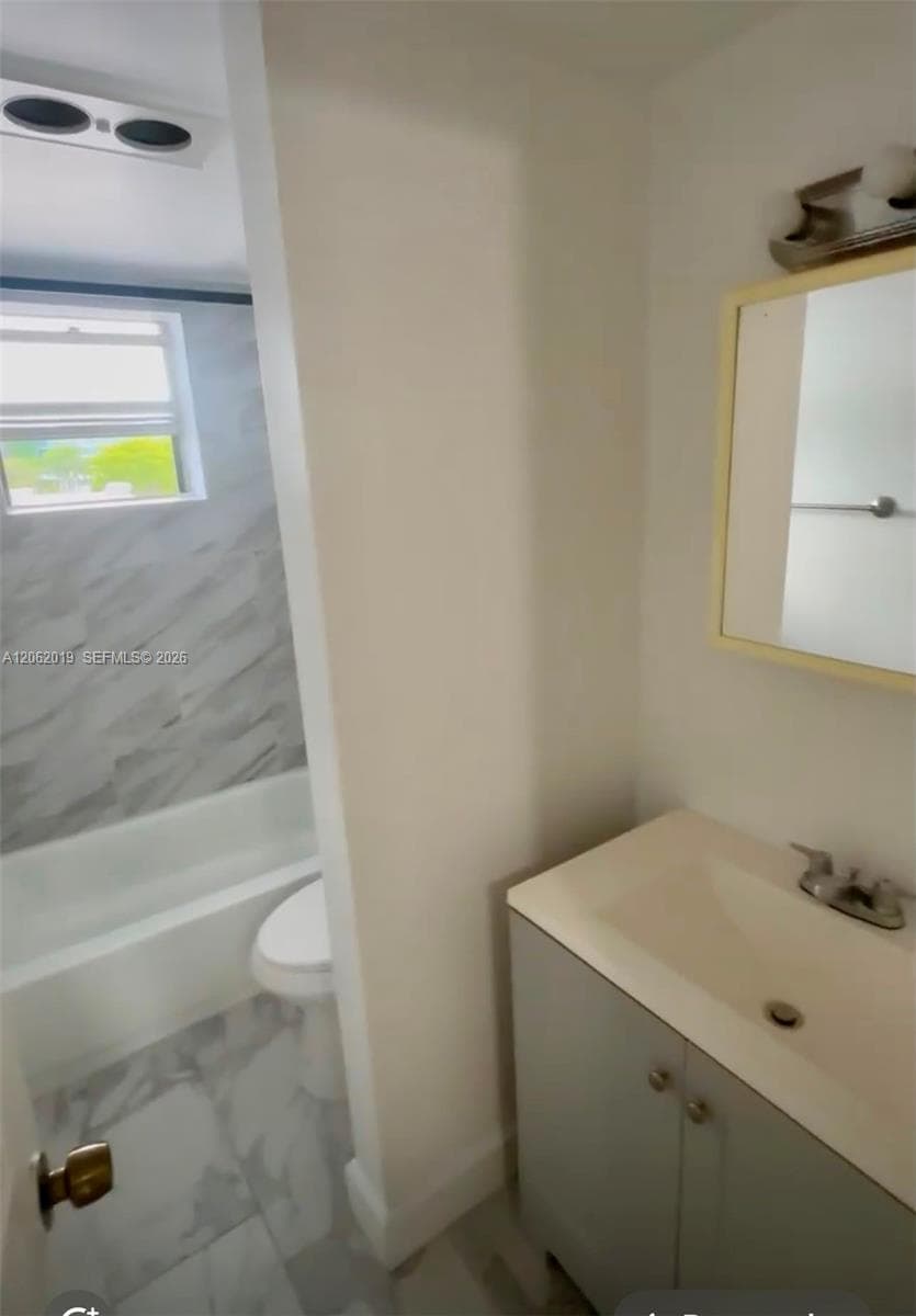 1100 NE 1st Ct # 308, Hallandale Beach FL 33009 photo 3