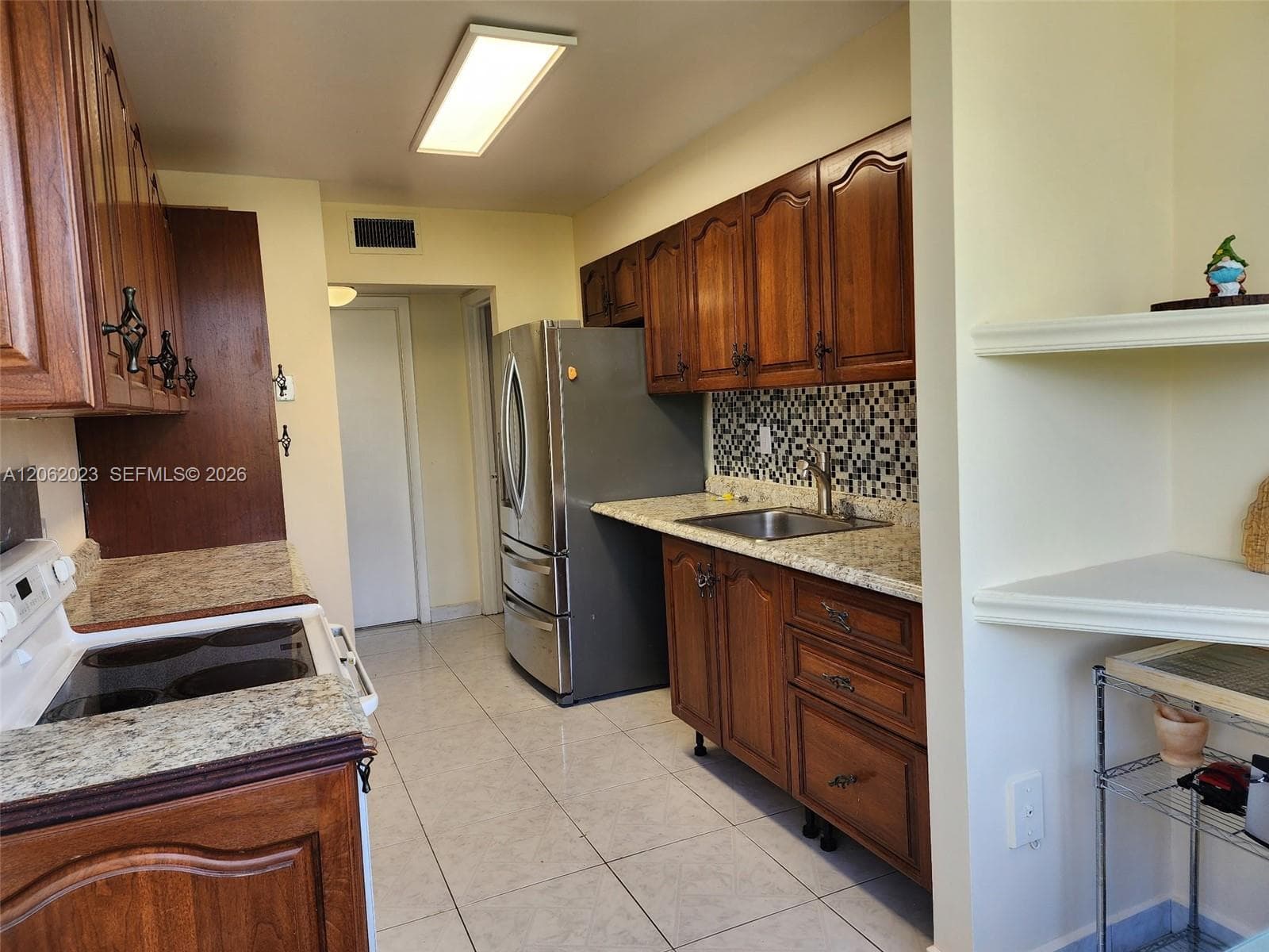 250 180th Dr # 301, Sunny Isles Beach FL 33160 photo 3