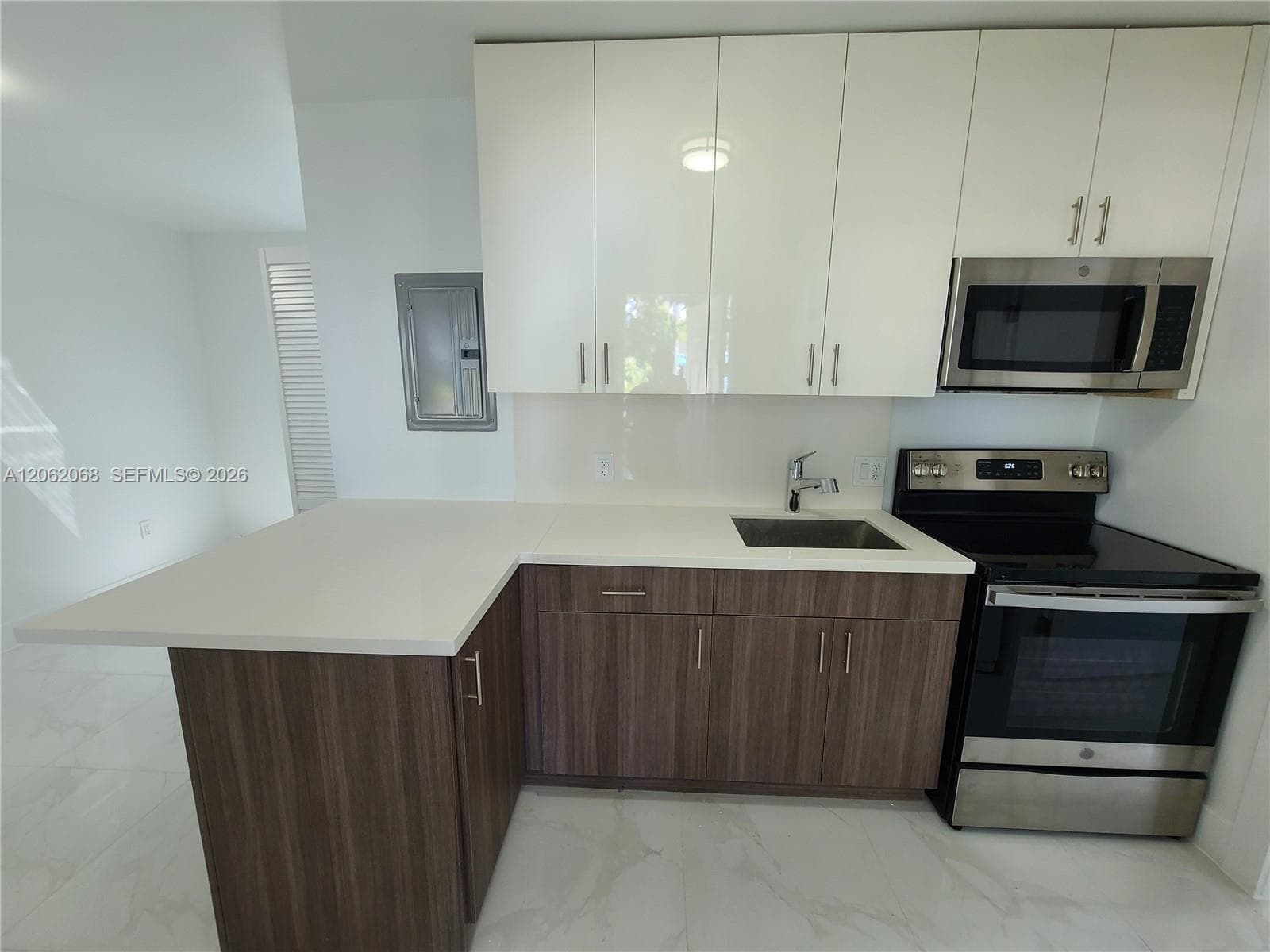 1646 NW 1st Pl # 2, Miami, FL 33136 photo 3