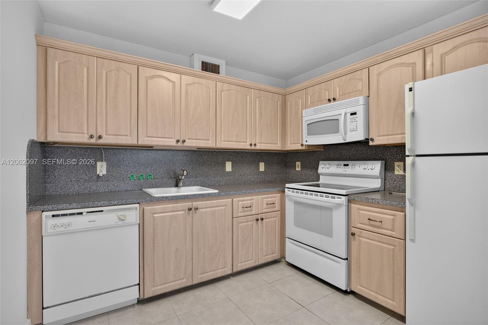1903 Bermuda Cir # D2, Coconut Creek FL 33066 photo 4