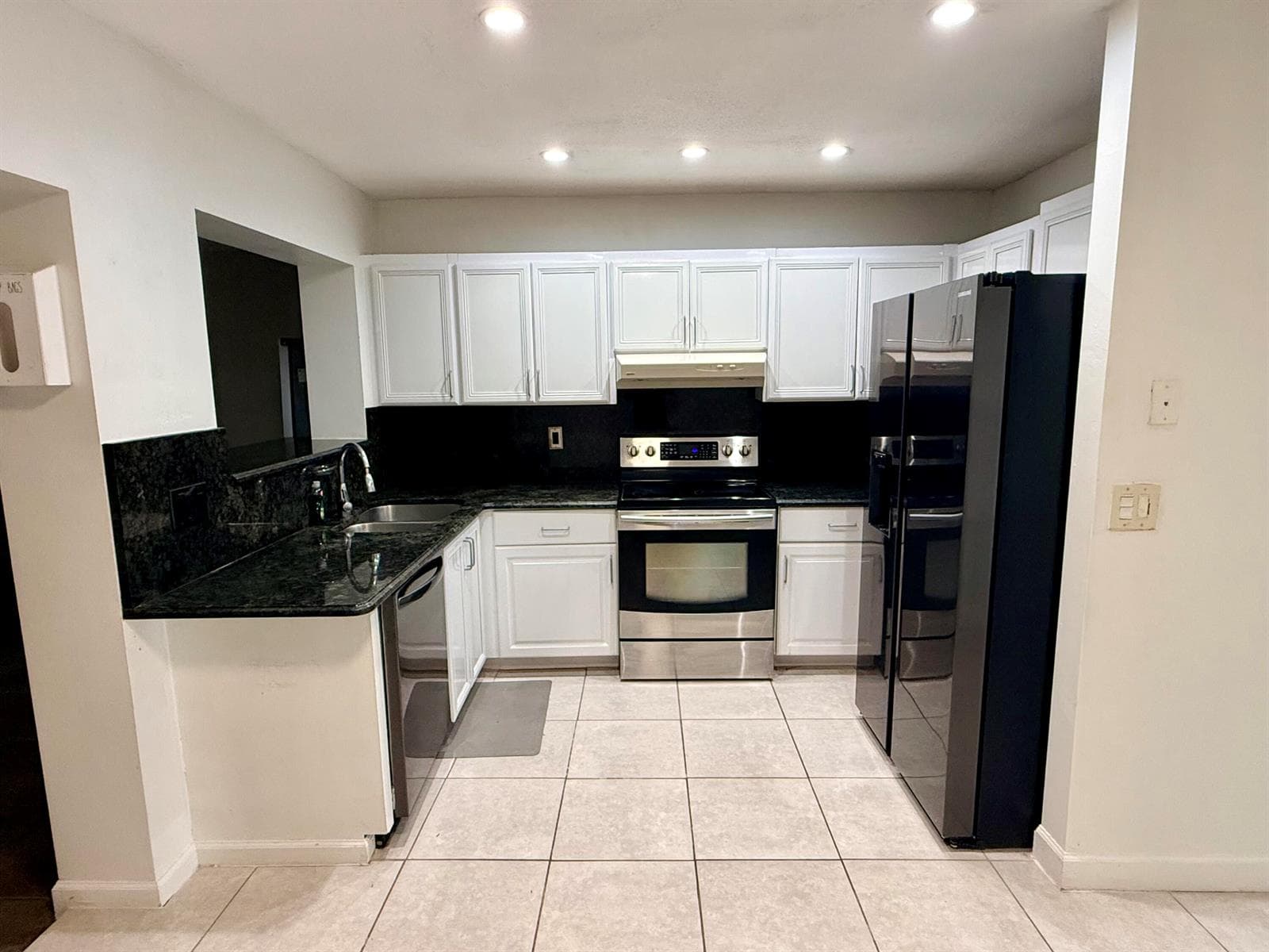 180 SW 32ND Terrace, Deerfield Beach FL 33442 photo 2