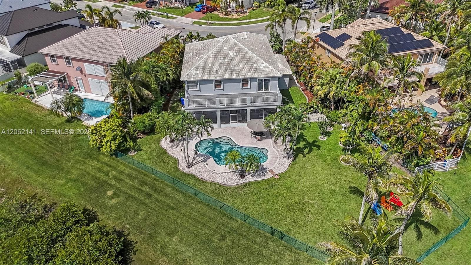 694 SW 168th Way, Pembroke Pines FL 33027 photo 5