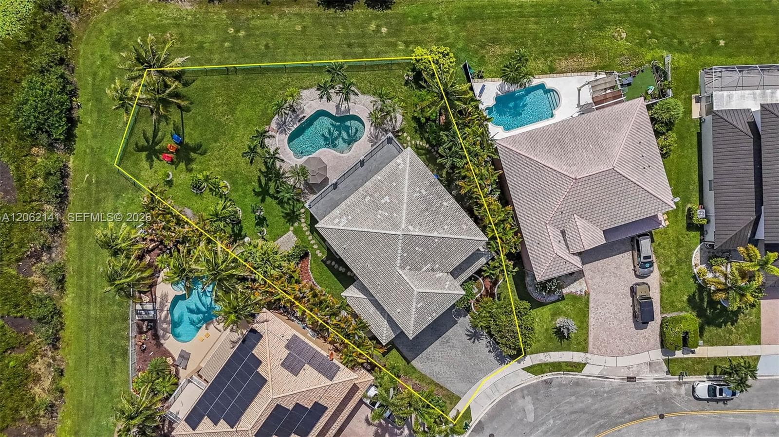 694 SW 168th Way, Pembroke Pines FL 33027 photo 4