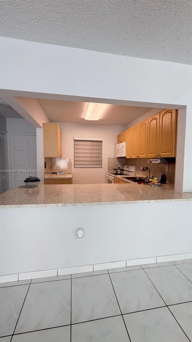 120 Royal Palm Rd # 111, Hialeah Gardens FL 33016 photo 2