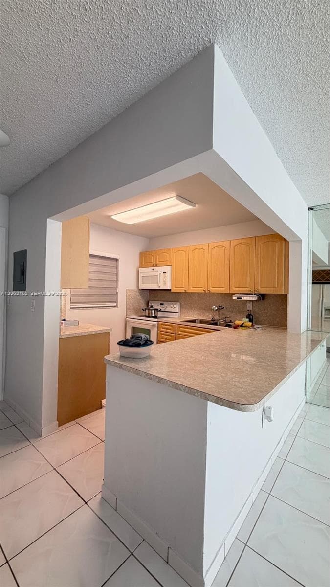 120 Royal Palm Rd # 111, Hialeah Gardens FL 33016 photo 3