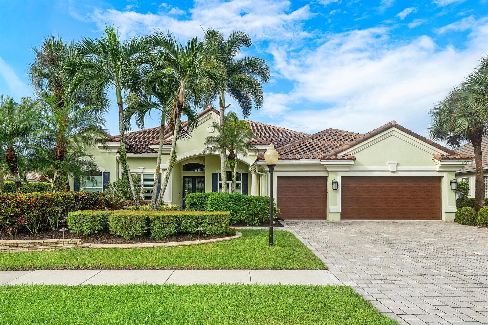 19060 SE KOKOMO Lane N, Jupiter FL 33458