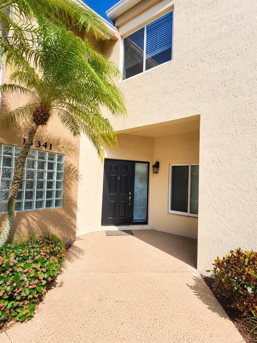 16341 Malibu Dr # 19, Weston FL 33326 photo 2