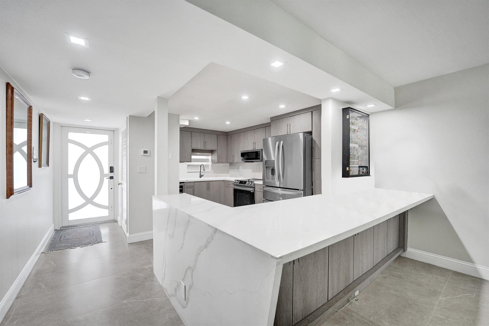 9410 N Hollybrook Lake Drive # 201, Pembroke Pines FL 33025